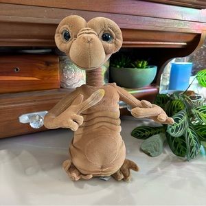 E.T. - TOYS'R'US ECLUSIVE - 12'' ET PLUSH DOLL